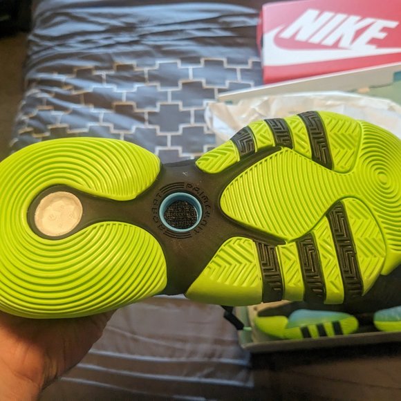 Big Kids' adidas Trae Young 2.0 Basketball Shoes - Picture 4 of 4